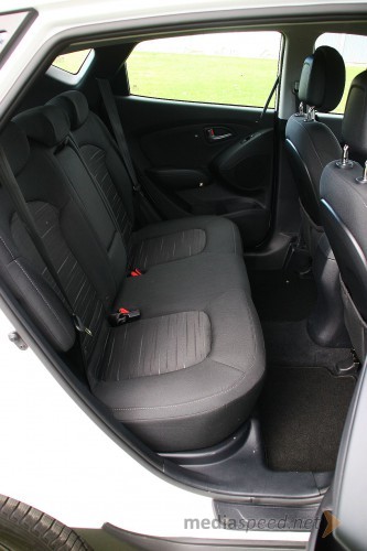 Hyundai ix35 1.6 GDI 2WD Blue Drive, dovolj prostora je tudi na zadnji klopi