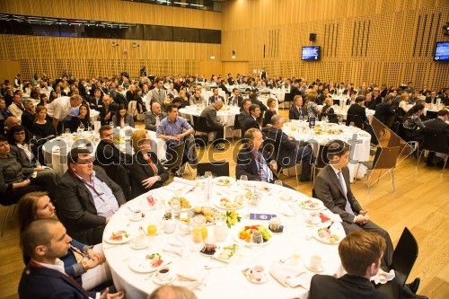 AmCham Poslovni zajtrk, Kongresni center Brdo