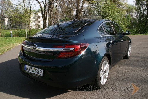 Opel Insignia 2.0 CDTI ECOTEC ecoFLEX Cosmo, po prenovi so zadnje luči lepše