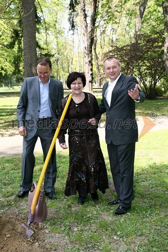 Milan Petek, poslanec LDS, Gaja Lasič, svetnica v MOM in Franc Kangler, Mariborski župan 
