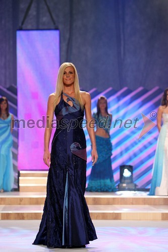 Sandra Milivojevič, finalistka miss Universe 2007 v obleki kreatorke Sanje Veličkovič