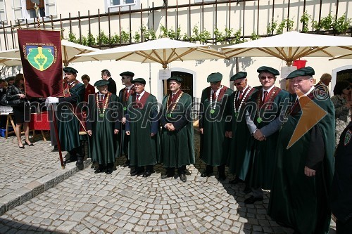 Združenje slovenskega reda vitezov vina