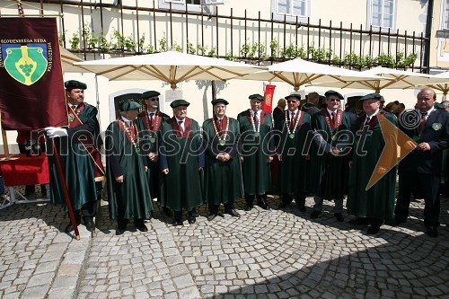 Združenje vitezov vina slovenskega reda