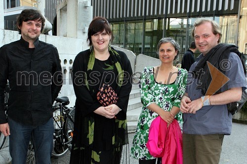 Peter Sotošek Štular, pomočnik direktorice Slovenskega mladinskega gledališča, Uršula Cetinski, direktorica Slovenskega mladinskega gledališča, ... in Tomaž Toporišič, dramaturg v Slovenskem mladinskem gledališču