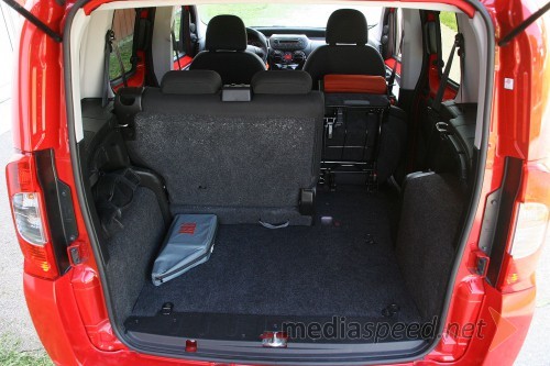 Fiat Qubo 1.3 Multijet 16V Trekking 95, prtljažnik je variabilen in s tem praktičen