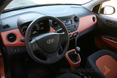 Hyundai i10 1.0 Comfort, notranjost