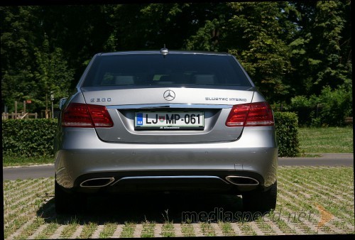 Mercedes-Benz E 300 Bluetec Hybrid