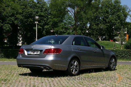 Mercedes-Benz E 300 Bluetec Hybrid