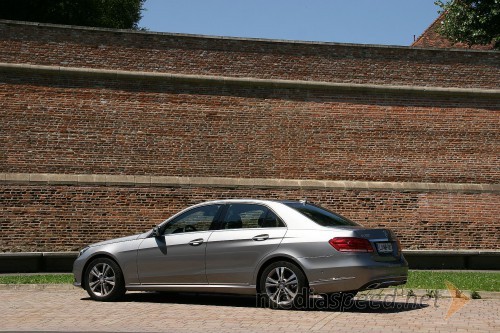 Mercedes-Benz E 300 Bluetec Hybrid