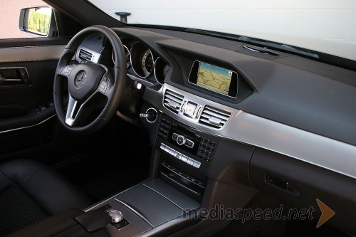 Mercedes-Benz E 300 Bluetec Hybrid, notranjost