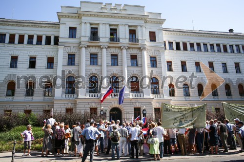 Podporniki Janeza Janše