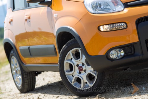 Fiat Panda 1.3 Multijet Trekking, plastične obrobe poživijo vozilo