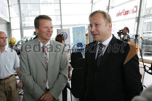 Tone Jagodic, generalni sekretar Olimpijskega komiteja Slovenije in Peter Kukovica, predsednik Atletske zveze Slovenije