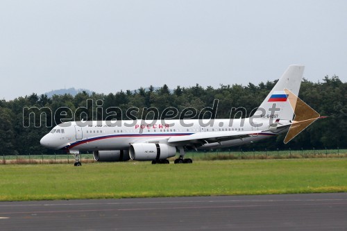 Letalo Tupolev 204-300, RA 64057 Letališče Maribor