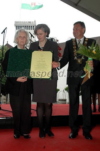 Kristina Brenkova, pisateljica, Milena Mileva Blažič, mestna svetnica in Zoran Jankovič, župan Ljubljane