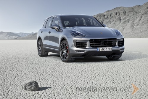 Še bolj učinkovit in dinamičen: novi Porsche Cayenne