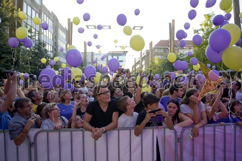 Sprejem nogometašev NK Maribor na trgu Leona Štuklja