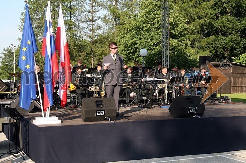 Andrej Okreša, voditelj prireditve z Big Band orkestrom Slovenske vojske
