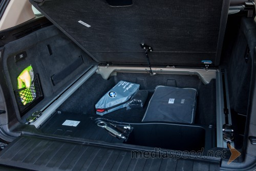 BMW X5 xDrive25d, dvojno dno v prtljažniku