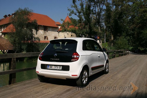 Novi Renault Twingo, zadek spominja na legendarni R5 turbo