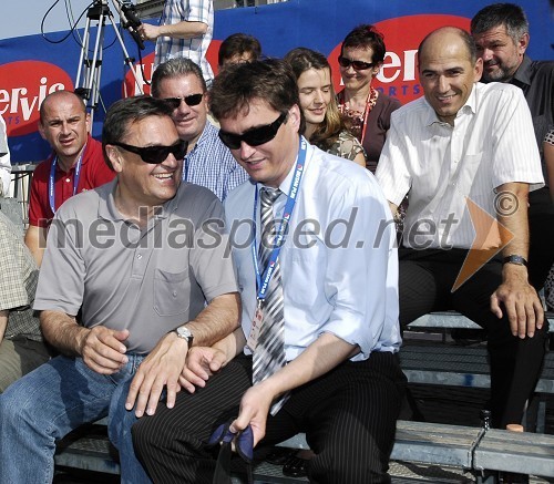 Zoran Jankovič, župan Ljubljane, dr. Milan Zver, minister za šolstvo in šport, v ozadju z desne: Janez Janša, predsednik Vlade Republike Slovenije s spremljevalko Urško Bačovnik in Andrej Vizjak, minister za gospodarstvo