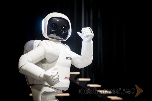 All-New ASIMO premierno v Sloveniji