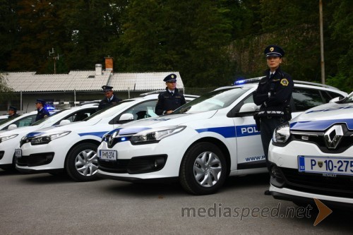 Policiji predanih 156 vozil renault megane grandtour