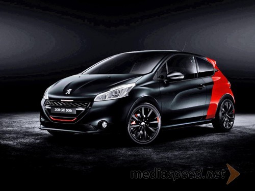 V Parizu tudi Peugeot 208 GTi 30th