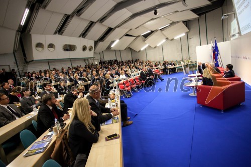 AmCham Poslovni zajtrk v okviru FDI SUMMIT 2014