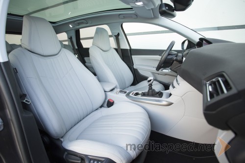 Peugeot 308 SW 1.6 e-HDi 115 Allure, sedeži se lepo prilegajo telesu