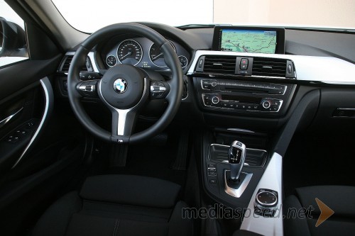BMW 318d Touring SportLine, notranjost