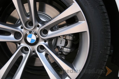 BMW 318d Touring SportLine, 18 palčna alu platišča k opremi SportLine