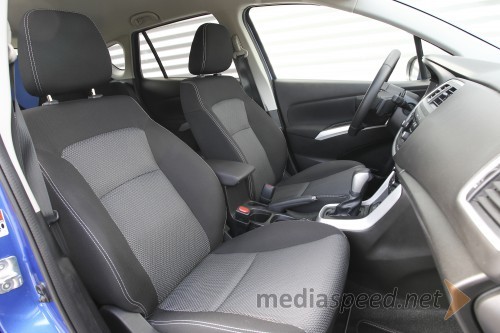 Suzuki SX4 S-Cross 1.6 CVT All Grip 4WD Elegance, sedeži telesa ne utrujajo prehitro