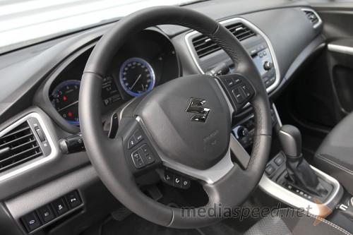 Suzuki SX4 S-Cross 1.6 CVT All Grip 4WD Elegance, primerno zadebeljen volanski obroč