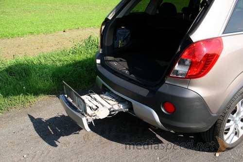 Opel Antara 2.2 CDTi AWD Cosmo, uporaben FlexFix sistem za prevoz koles je izpostavljen umazaniji 