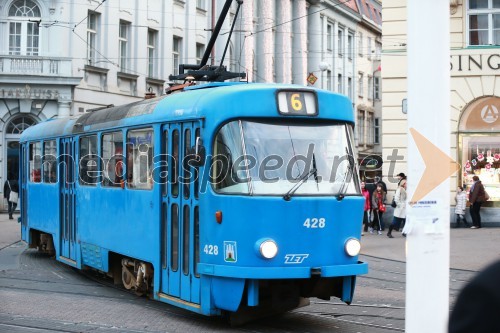 Električni tramvaj, Trg bana Jelačića, Zagreb