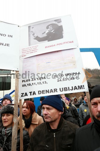 Protesti proti dodatni obdavčitvi delavcev migrantov