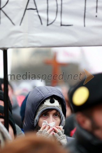 Protesti proti dodatni obdavčitvi delavcev migrantov