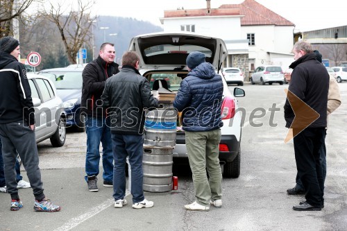 Protesti proti dodatni obdavčitvi delavcev migrantov