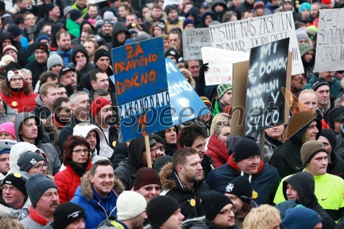 Protesti proti dodatni obdavčitvi delavcev migrantov