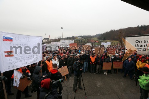 Protesti proti dodatni obdavčitvi delavcev migrantov