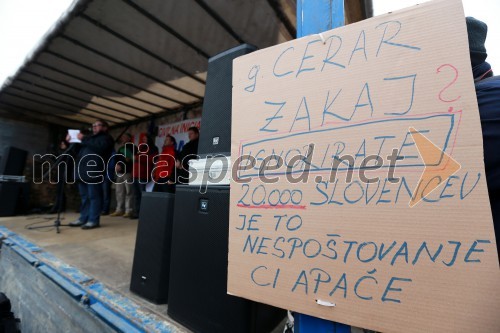 Protesti proti dodatni obdavčitvi delavcev migrantov