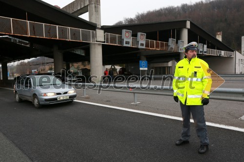 Protesti proti dodatni obdavčitvi delavcev migrantov