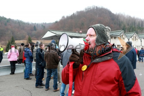 Protesti proti dodatni obdavčitvi delavcev migrantov