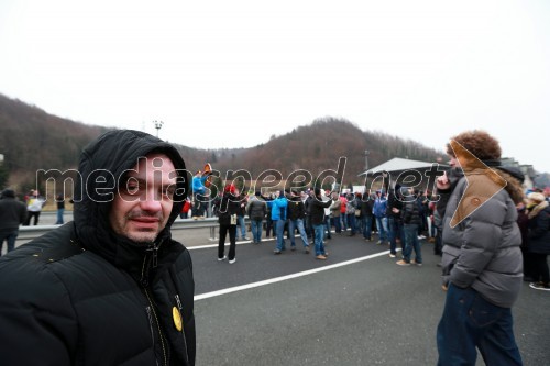 Protesti proti dodatni obdavčitvi delavcev migrantov