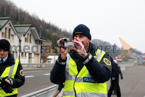 Protesti proti dodatni obdavčitvi delavcev migrantov