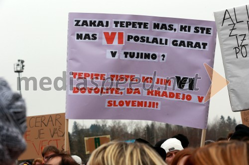 Protesti proti dodatni obdavčitvi delavcev migrantov