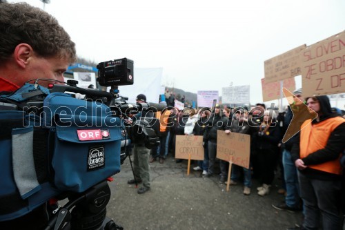 Protesti proti dodatni obdavčitvi delavcev migrantov