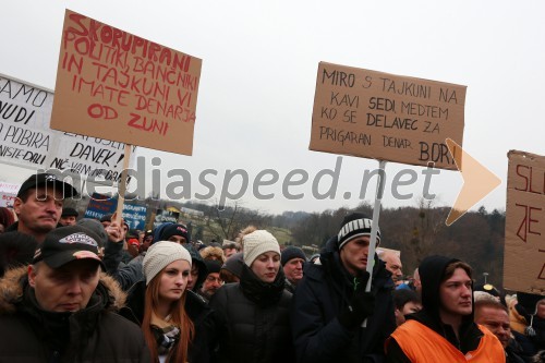 Protesti proti dodatni obdavčitvi delavcev migrantov