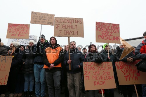 Protesti proti dodatni obdavčitvi delavcev migrantov